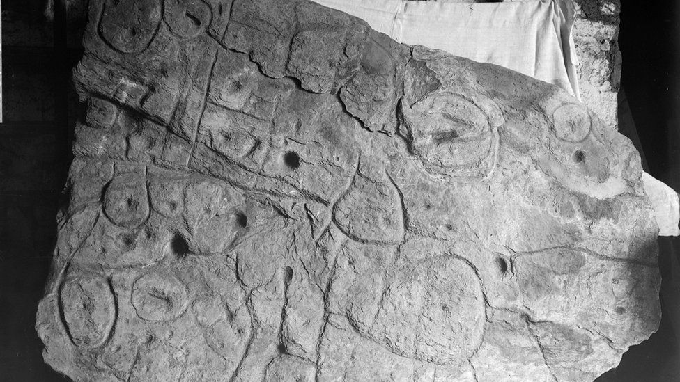 ফ্রান্সে পাওয়া গেল ব্রোঞ্জ যুগের প্রাচীন আঞ্চলিক মানচিত্র